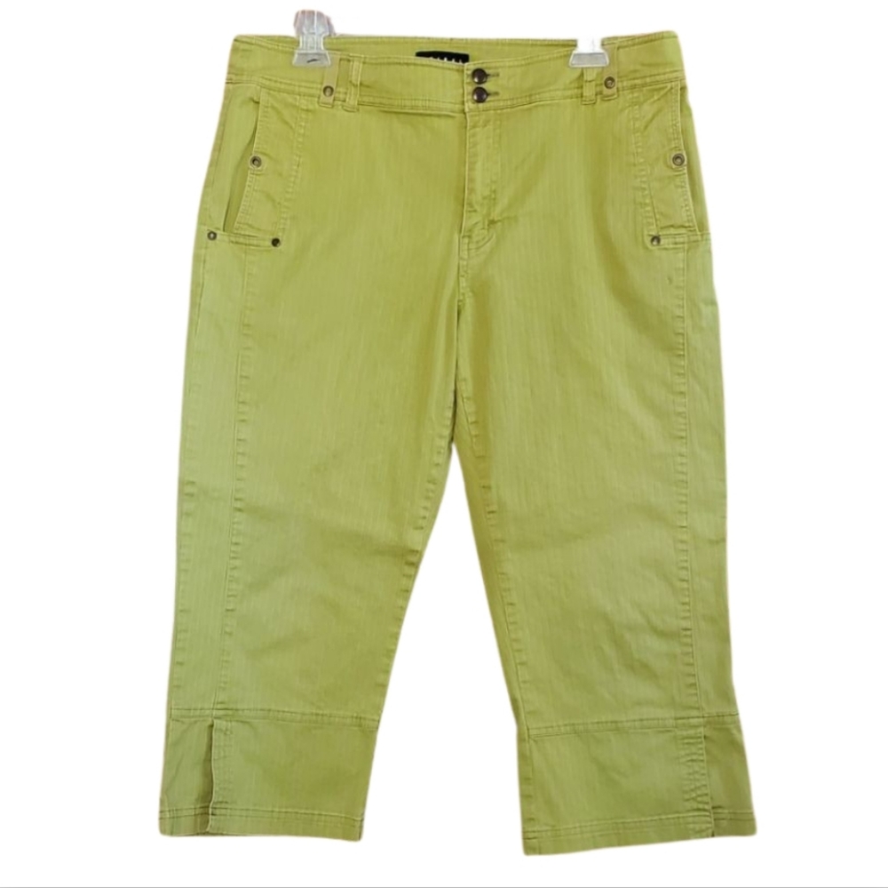 Women's  Tribal capris, size 12. Lime green.